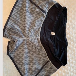 Lululemon speed up short 4" size 10